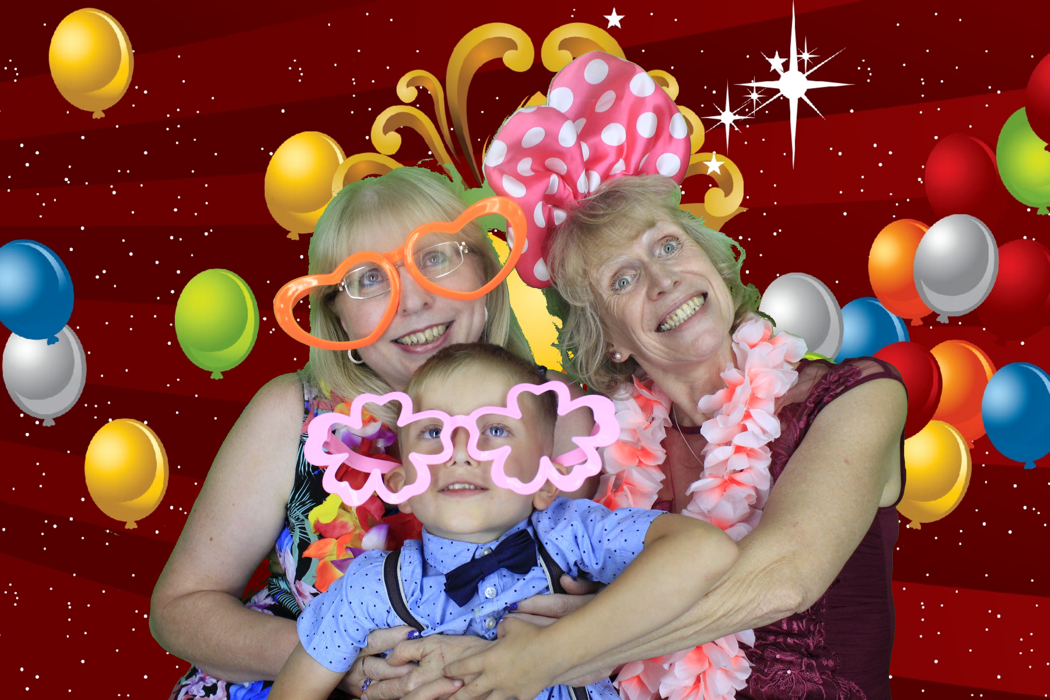 Lin's 60th Birthday | View more photos from the event at gallery.myphotoboothexperience.co.uk/u/MyPhotoBoothExperienceLtd/Lins-60th-Birthday